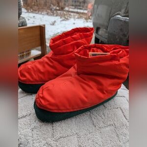Men's Outdoor Products Insulated Pull On Slippers Camping Size Medium NEW